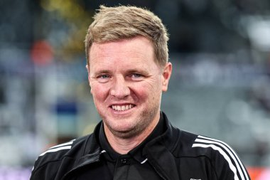 Newcastle United 'ın Eddie Howe teknik direktörü, UEFA Şampiyonlar Ligi 2025 / 26 Faz MD1 Faz United ile Barcelona arasındaki St.James' s Park, Newcastle, İngiltere, 18 Eylül 2025 
