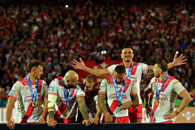 Hull KR 'dan Sauaso Sue, Jack Brown, Sam Luckley, Mikey Lewis, Elliot Minchella ve James Batchelor ile birlikte 27. Betfred Süper Lig karşılaşmasında Hull KR, Sewell Group Craven Park' ta Warrington Wolves 'a karşı.