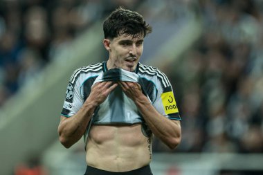 Newcastle 'dan Tino Livramento UEFA Şampiyonlar Ligi 2025 / 26 Faz MD1 Newcastle United Barcelona' ya karşı St. James 's Park, Newcastle, İngiltere, 18 Eylül 2025