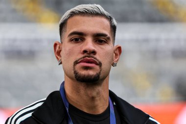 Newcastle Untied takımından Bruno Guimaraes, 18 Eylül 2025 'te İngiltere' nin Newcastle kentindeki St. James 's Park' ta 2025 / 26 Faz MD1 Newcastle United 'ın Barcelona' ya karşı açtığı karşılaşma öncesinde stadyuma geldi. 