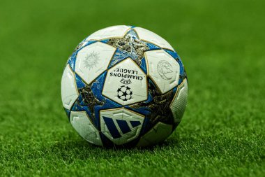 UEFA Şampiyonlar Ligi topu, UEFA Şampiyonlar Ligi 2025 / 26 Faz MD1 Faz United ile Barcelona arasındaki St. James 's Park, Newcastle, İngiltere, 18 Eylül 2025 