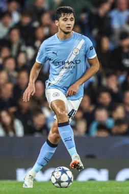 Manchester City 'den Abdukodir Khusanov, 18 Eylül 2025' te Manchester, İngiltere 'deki The City of Manchester Stadyumu' nda oynanan UEFA Şampiyonlar Ligi 25 / 26 Faz MD1 Manchester City-Napoli Ligi karşılaşmasında topu aldı. 