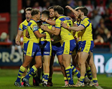 Warrington Wolves takımından Josh Thewlis, 18 Eylül 2025 tarihinde İngiltere 'nin Hull kenti üzerinde oynanan Sewell Group Craven Park' ta oynanan 27.