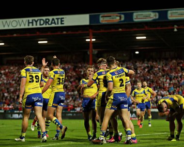 Warrington Wolves 'dan Sam Stone, 18 Eylül 2025 tarihinde İngiltere' nin Hull kenti Kingston 'da oynanan Sewell Group Craven Park' ta oynanan 27.