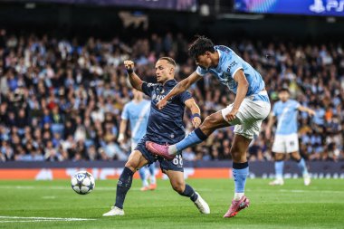 Manchester City 'li Tijjjani Reijnders, 18 Eylül 2025' te Manchester City 'nin Napoli Ligi' ne karşı 25 / 26 aşamalı UEFA Şampiyonlar Ligi maçında gol atarken görülüyor. 