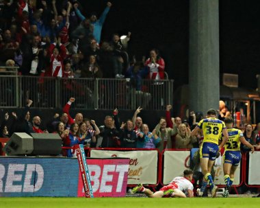 Tom Davies of Hull KR scores a try during the Betfred Super League round 27 match Hull KR vs Warrington Wolves at Sewell Group Craven Park, Kingston upon Hull, United Kingdom, 18th September 2025 