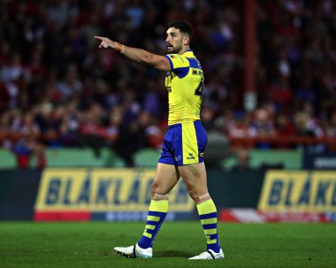 Ryan Matterson of Warrington Wolves points during the Betfred Super League round 27 match Hull KR vs Warrington Wolves at Sewell Group Craven Park, Kingston upon Hull, United Kingdom, 18th September 2025 