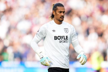 Premier League maçı sırasında West Ham United 'tan Alphonse Areola Londra Stadyumu' nda Crystal Palace 'a karşı, 20 Eylül 2025