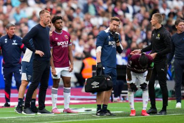 West Ham United takımının Graham Potter teknik direktörü ve Premier League maçında West Ham United ile Londra Stadyumu 'ndaki Crystal Palace maçında Luis Guilherme, 20 Eylül 2025 