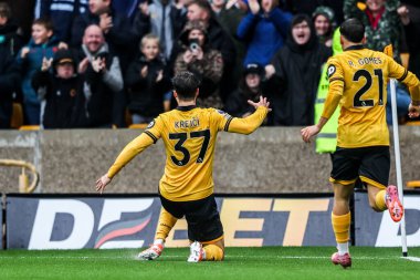Wolverhampton Wanderers takımından Ladislav Krej, 20 Eylül 2025 'te İngiltere' nin Molineux kentinde oynanan Premier League maçında Wolverhampton Wanderers - Leeds United maçında 1-0 kazanma golünü kutluyor.