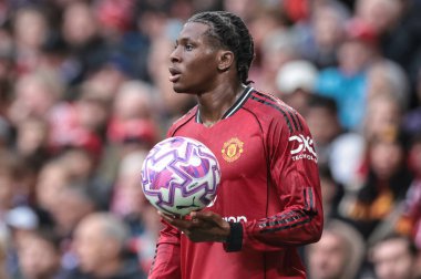 Manchester United takımından Patrick Dorgu, Manchester United ile Chelsea maçında 20 Eylül 2025 'te Old Trafford, Manchester, İngiltere' de karşı karşıya geldi.