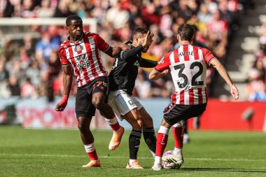 Aston Villa 'dan Emi Buenda, Sunderland' dan Noah Sadiki ve Sunderland 'dan Trai Hume tarafından 20 Eylül 2025' te Sunderland - Aston Villa Stadyumu 'nda oynanan Premier League karşılaşmasında yenildi. 