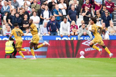 Kristal Saray 'dan Jean-Philippe Mateta, Premier League maçı sırasında Londra Stadyumu' nda oynanan West Ham United - Crystal Palace maçında 0-1 'lik galibiyet golünü kutluyor. 