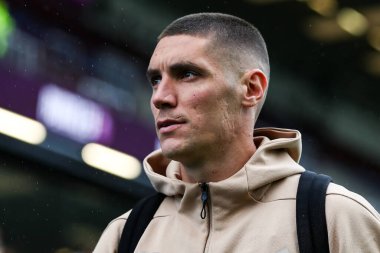 Nottingham Ormanı 'ndan Nikola Milenkoviç, 20 Eylül 2025 tarihinde İngiltere' nin Burnley kentindeki Turf Moor 'da oynanan Premier League karşılaşması öncesinde stadyuma geldi. 