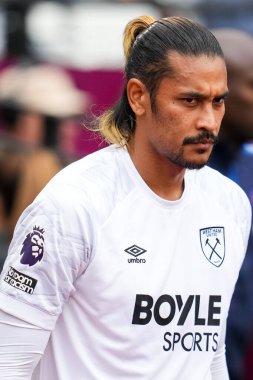 Premier League maçı sırasında West Ham United 'tan Alphonse Areola Londra Stadyumu' nda Crystal Palace 'a karşı, 20 Eylül 2025 