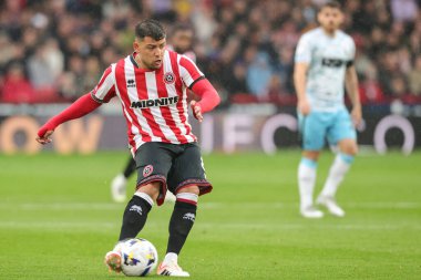Sheffield United takımından Gustavo Hamer 20 Eylül 2025 'te Bramall Lane, Sheffield, İngiltere' de Sheffield United ve Charlton Athletic maçında topu çaprazladı. 