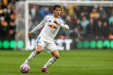 Leeds United takımından Brenden Aaronson Premier Lig maçında Wolverhampton Wanderers, Leeds United 'a karşı Molineux, Wolverhampton, İngiltere, 20 Eylül 2025