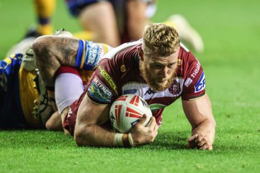 Wigan Warriors takımından Luke Thompson, 19 Eylül 2025 'te İngiltere' nin Wigan kentinde oynanan The Brick Community Stadyumu 'nda Wigan Warriors - Leeds Rhinos maçında 27.