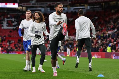 Chelsea 'den Reece James Premier League maçında Manchester United Chelsea' ye karşı 20 Eylül 2025 'te Old Trafford, Manchester, İngiltere' de oynanan ısınma maçında 