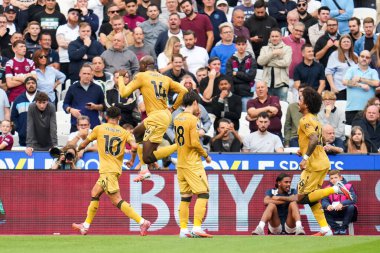 Kristal Saray 'dan Jean-Philippe Mateta ve takım arkadaşları, 20 Eylül 2025' te Londra 'daki Londra Stadyumu' nda oynanan Premier League maçında West Ham United - Crystal Palace maçında 0-1 kazanma golünü kutladılar. 
