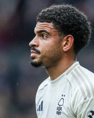 Nottingham Ormanı 'ndan Morgan Gibbs-White Premier League maçı sırasında Burnley - Nottingham Ormanı - Turf Moor, Burnley, İngiltere, 20 Eylül 2025