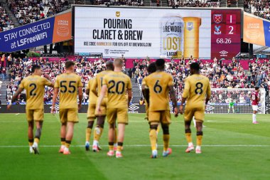 Premier Lig maçı sırasında kristal saray oyuncularıyla birlikte Londra Stadyumu 'ndaki West Ham United - Crystal Palace maçının skor tablosu, 20 Eylül 2025 