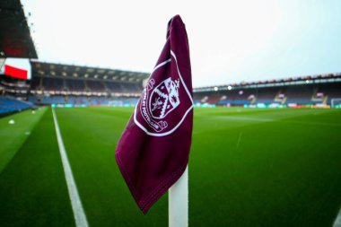20 Eylül 2025 tarihinde Burnley, Burnley, Burnley 'de oynanan Premier Lig karşılaşması öncesinde Çim Mağribi bayrağının genel görünümü 