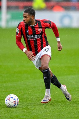 Morecambe 'den Elijah Dixon-Bonner, 20 Eylül 2025 tarihinde İngiltere' nin Morecambe kentindeki Mazuma Stadyumu 'nda oynanan Morecambe vs Wealdstone maçında Queens Park Rangers' tan ebeveynler kulübüne kiralandı. 