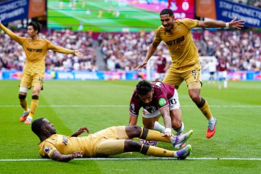 West Ham United takımından Lucas Paqueta, 20 Eylül 2025 'te Londra Stadyumu' nda oynanan Premier League maçı sırasında Crystal Palace takımından Tyrick Mitchell 'a karşı faul yaptı. 