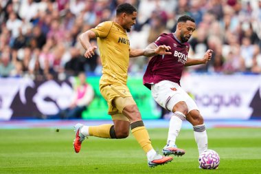 West Ham United 'dan Callum Wilson ve Crystal Palace' dan Maxence Lacroix Premier League maçı sırasında Londra Stadyumu 'nda West Ham United' a karşı Crystal Palace, 20 Eylül 2025 