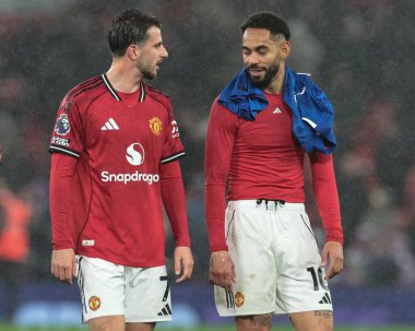 Manchester United 'dan Mason Mount ve Manchester United takımlarından Matheus Cunha, Manchester United ile Chelsea maçında 20 Eylül 2025 tarihinde oynanan Premier League maçında kazandıkları 2-1' lik galibiyeti kutladılar. 