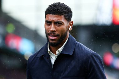 Burnley 'den Josh Laurent, 20 Eylül 2025' te Burnley - Nottingham Forest maçı öncesinde stadyuma geldi.