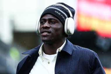 Burnley 'den Lesley Ugochukwu, 20 Eylül 2025' te Burnley-Nottingham Ormanı maçı öncesinde stadyuma geldi.