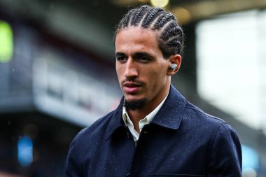 Burnley 'den Hannibal Mejbri, Premier Lig karşılaşması öncesinde Burnley ile Nottingham Ormanı arasında 20 Eylül 2025' te Burnley, İngiltere 'deki Turf Moor' da stadyuma geldi. 