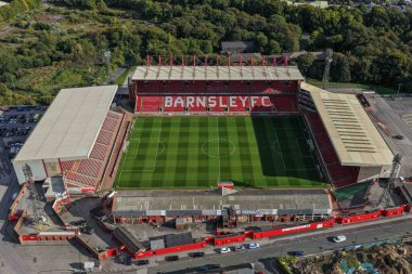 Oakwell 'in Carabao Kupası 3. raundunda Oakwell, Barnsley ve Hove Albion' a karşı oynadığı maçın hava görüntüsü, 23 Eylül 2025