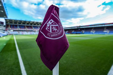Burnley köşe bayrağı Carabao Kupası 3. raundunun önünde Burnley, Cardiff City 'e karşı Turf Moor, Burnley, İngiltere, 23 Eylül 2025
