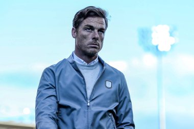 Burnley 'nin Scott Parker teknik direktörü, 23 Eylül 2025' te Burnley, Burnley 'nin Cardiff City' e karşı oynadığı Carabao Kupası 3. raundu öncesinde stadyuma geldi. 