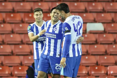 Brighton & Hove Albion takımından Diego Gomez, 23 Eylül 2025 'te Oakwell, Barnsley, İngiltere' de oynanan Carabao Kupası 3. tur karşılaşmasında golünü ve hat-trick 'ini kutluyor.