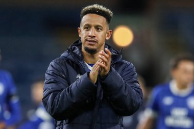 Cardiff City 'den Callum Robinson, 23 Eylül 2025' te Burnley 'nin Cardiff City' ye karşı oynadığı Carabao Kupası 3. tur maçında kazandığı 1-2 'lik galibiyeti kutluyor. 