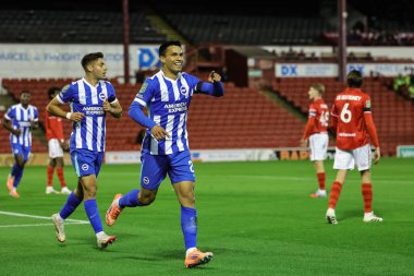 Brighton & Hove Albion takımından Diego Gomez, 23 Eylül 2025 tarihinde Oakwell, Barnsley, Birleşik Krallık 'ta oynanan Carabao Kupası 3. Raundda Barnsley ve Hove Albion maçında 0-1 kazanma hedefini kutluyor.