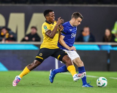 Wolverhampton Wanderers 'dan Jhon Arias ve Everton' dan Seamus Coleman, 23 Eylül 2025 'te Wolverhampton Wanderers, Wolineux, Wolverhampton, İngiltere' de oynanan 3.
