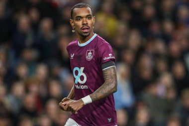 Burnley 'li Lucas Pires, Carabao Kupası 3. raundunda Burnley, Cardiff City' ye karşı Turf Moor, Burnley, Birleşik Krallık 'ta 23 Eylül 2025