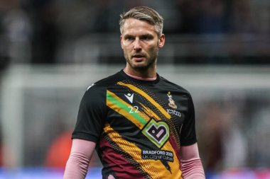 Bradford City 'den Nick Powell, Carabao Kupası 3. Raundda oynanan karşılaşma öncesi ısınma oturumunda Newcastle United ile Bradford City' nin St. James 's Park, Newcastle, İngiltere' de maçı, 24 Eylül 2025 