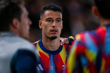 Arsenal 'den Gabriel Martinelli, 24 Eylül 2025' te Vale Park, Burslem, İngiltere 'de oynanan 3. Carabao Kupası karşılaşması öncesinde ısınıyor.