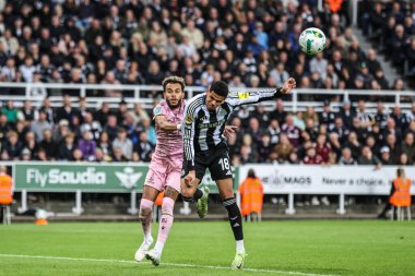 Newcastle 'dan William Osula topu kaleye sokma girişiminde bulundu ama 24 Eylül 2025' te İngiltere 'nin Newcastle şehrinde oynanan Carabao Kupası 3. raundunda Newcastle United' ın Bradford City 'e karşı oynadığı maçta topu geniş bir alana gönderdi. 