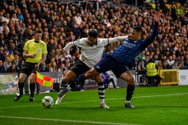 Port Vale 'den Cristhian Mosquera ve Port Vale' den Ronan Curtis, 24 Eylül 2025 'te Vale Park, Burslem' de oynanan 3.