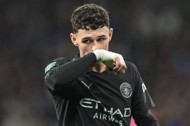 Manchester City 'den Phil Foden, 24 Eylül 2025' te Accu Stadyumu 'nda oynanan 3. Carabao Kupası karşılaşmasında yüzünü sildi.