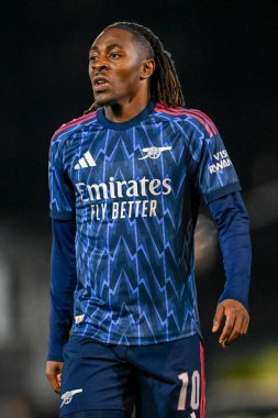 Arsenal takımından Eberechi Eze, 24 Eylül 2025 'te Vale Park, Burslem' de oynanan Carabao Kupası 3. Raundda Port Vale ve Arsenal maçında