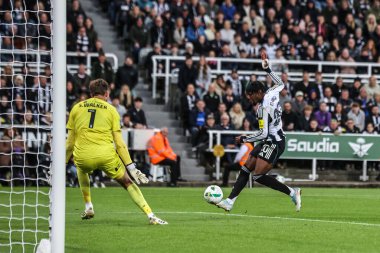 Newcastle Untie takımından Anthony Elanga, 24 Eylül 2025 'te St.James' s Park, Newcastle, İngiltere 'de oynanan 3. Carabao Kupası karşılaşmasında kaleye bir atış yaptı. 