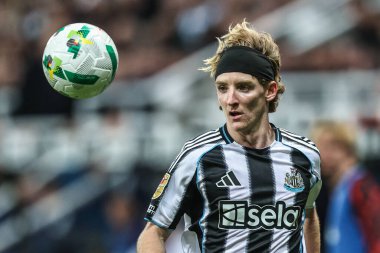 Newcastle 'dan Anthony Gordon Carabao Kupası 3. raundunda St.James' s Park, Newcastle, İngiltere 'de oynanan Newcastle United - Bradford City maçında berabere kaldı. 